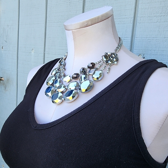 White House Black Market Chunky Glittery Beaded Jeweled Necklace 16"-18.5" EUC - Picture 3 of 11